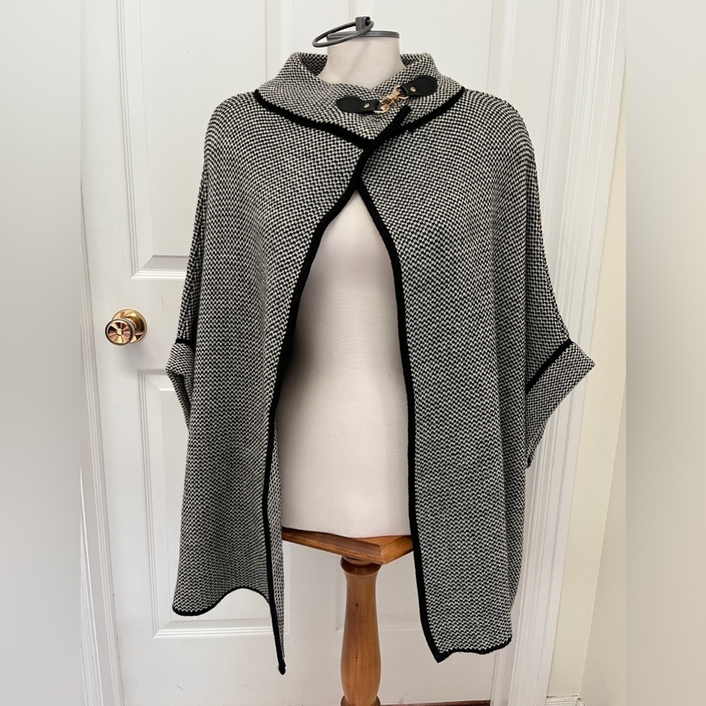 Apt.9 poncho sweater-one size